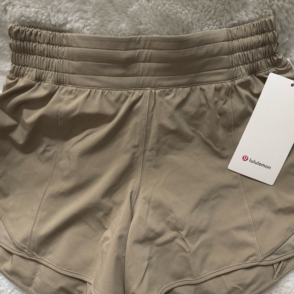 Lululemon Hotty Hott Short 4” Lined Size 6 Sheer Oak